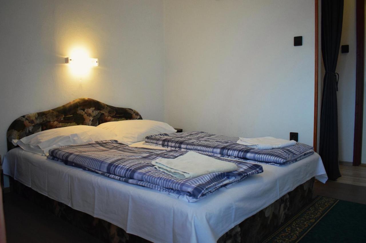 Ket Diofa Vendeghaz Hotell Felsőtárkány Eksteriør bilde